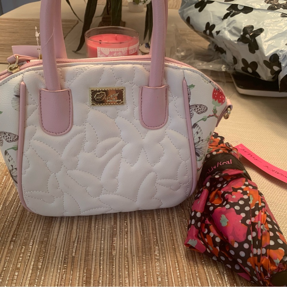 Nwt strawberry Betsy johnson crossbody‎ and umbrella bundle